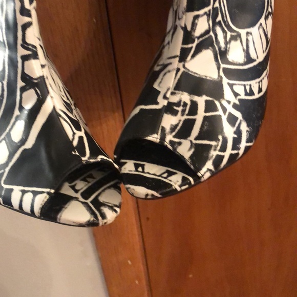 Over the knee black and white embellished faux leather boots - Picture 4 of 7